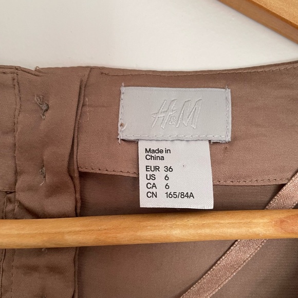 H&M Satin Top Size 6 - Picture 3 of 3